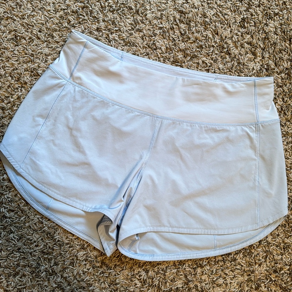 Lululemon Speed Up shorts in size 8 in 4-inch length in EUC.